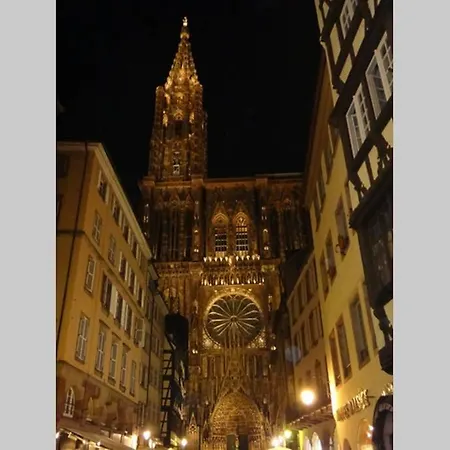 Arcade En Hyper Centre Avec Parking Apartmán