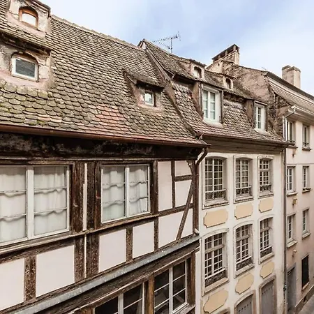 Arcade En Hyper Centre Avec Parking *